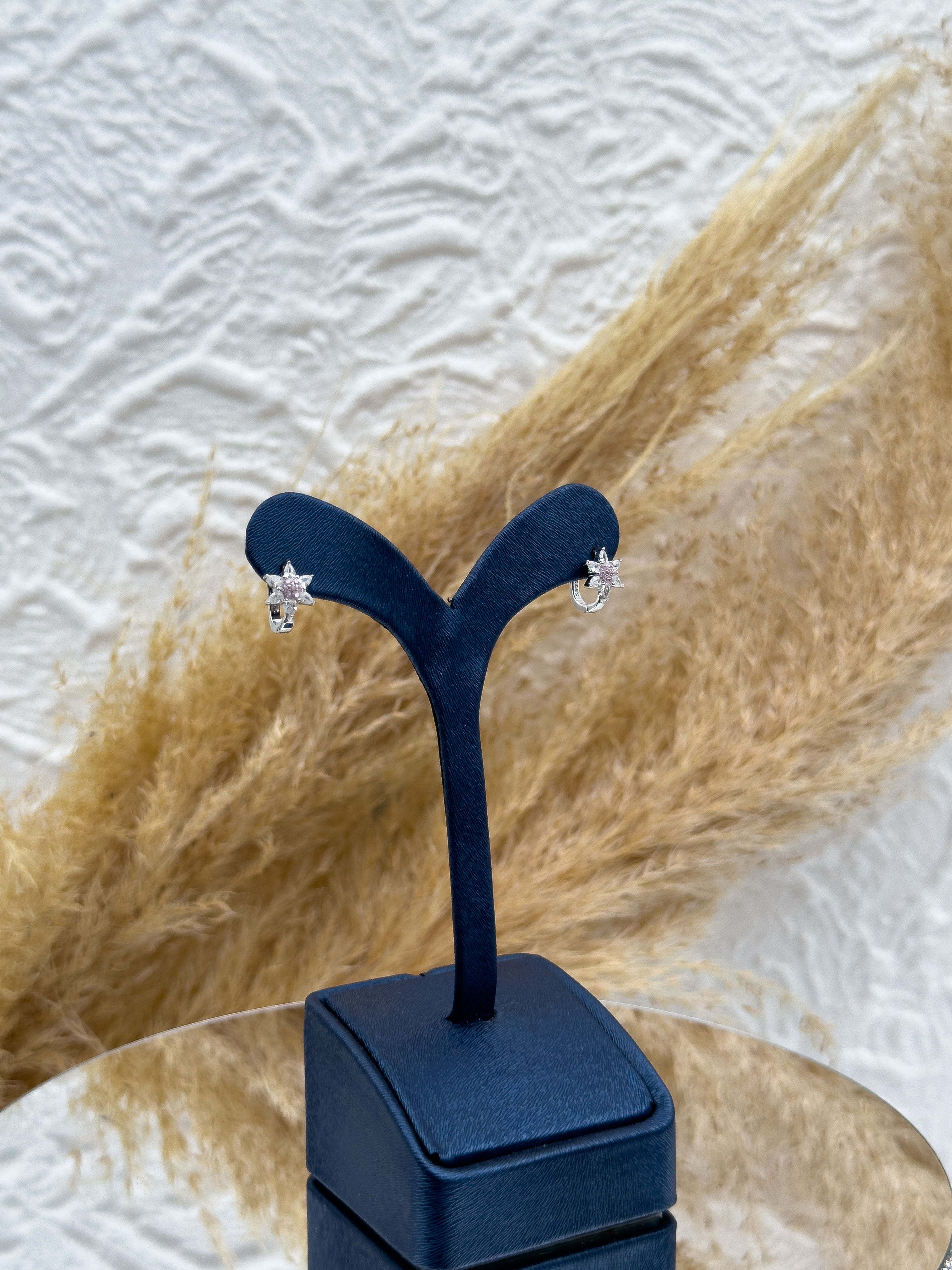 925 Ayar Gümüş Lotus Modeli Pembe Taşlı Özel Tasarım Çocuk Küpesi